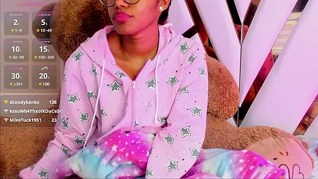 Snapshot of Ebony_beautifull chatting on 12-19-24, 06:34 Ebony beautifull online show from 12-19-24, 06:34