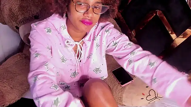 Snapshot of Ebony_beautifull chatting on 02-14-25, 06:45 Ebony beautifull online show from 02-14-25, 06:45