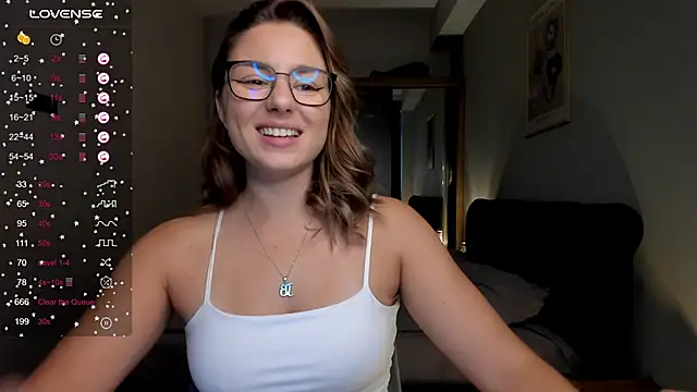 Snapshot of ThreeshaWhite chatting on 10-05-25, 05:17 ThreeshaWhite online show from 10-05-25, 05:17