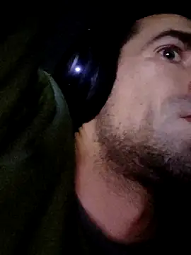 Snapshot of Smaukymui chatting on 10-16-25, 05:14 Smaukymui online show from 10-16-25, 05:14