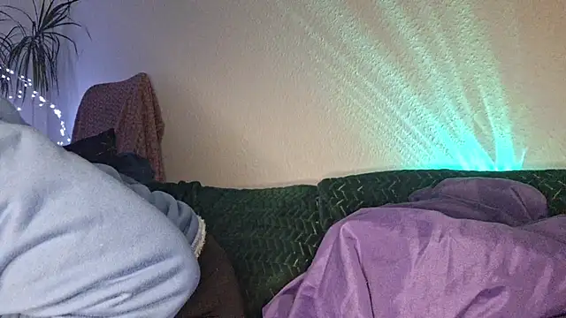 Cyndee Winter online show from 11-13-25, 05:23