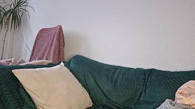 Cyndee Winter online show from 11-25-25, 01:22