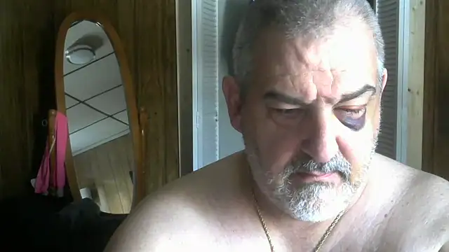 Snapshot of fire193 chatting on 12-15-25, 04:00 fire193 online show from 12-15-25, 04:00