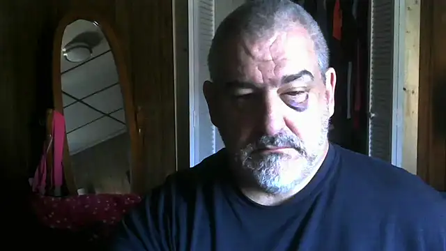 Snapshot of fire193 chatting on 12-18-25, 03:40 fire193 online show from 12-18-25, 03:40