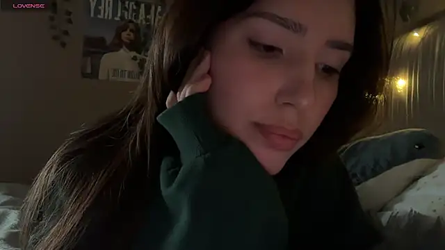 Snapshot of Anisawithlove chatting on 04-21-26, 12:22 Anisawithlove online show from 04-21-26, 12:22