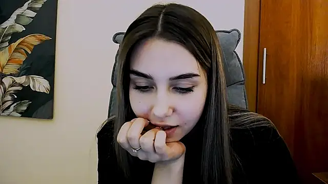 Lili magic online show from 03-13-25, 05:18