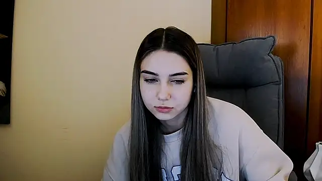 Lili magic online show from 03-22-25, 04:37