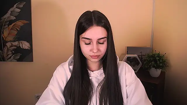 Lili magic online show from 10-14-25, 02:40