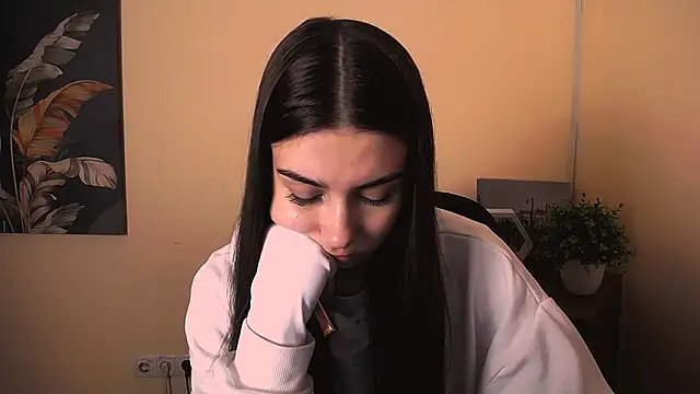 Lili magic online show from 10-17-25, 07:00