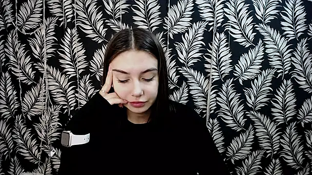 Snapshot of Lili_magic chatting on 12-17-25, 08:20 Lili magic online show from 12-17-25, 08:20