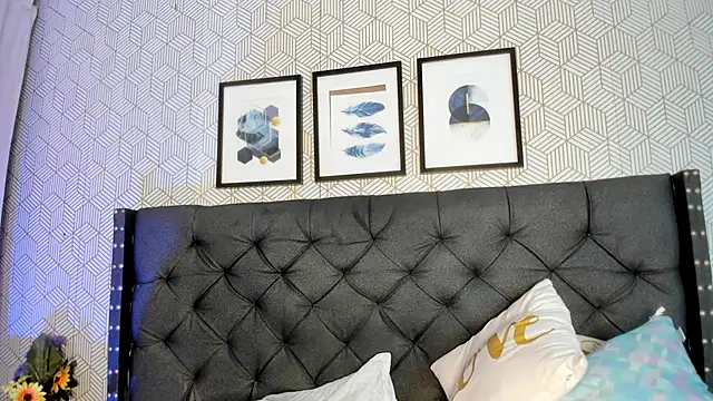 emma  smith1 online show from 02-28-25, 03:04