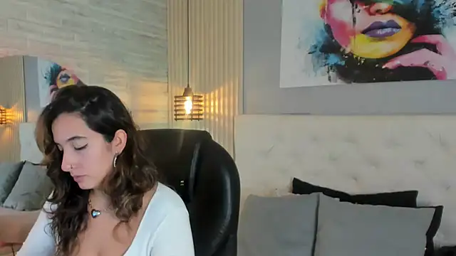 emma  smith1 online show from 03-02-25, 01:05