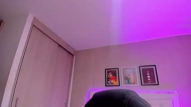 emma  smith1 online show from 02-21-26, 12:39