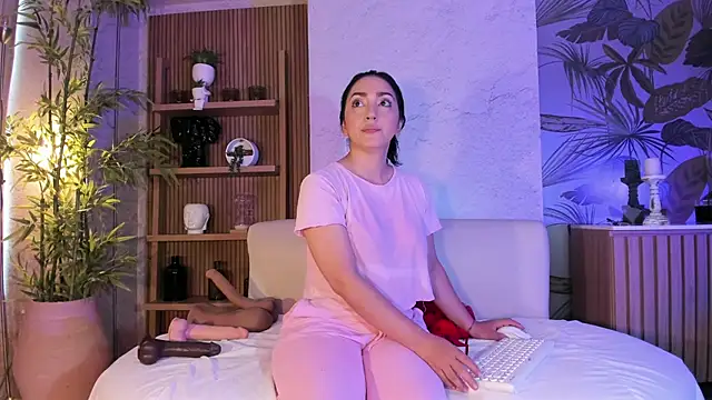 LIAH IZUMI online show from 02-16-26, 01:18