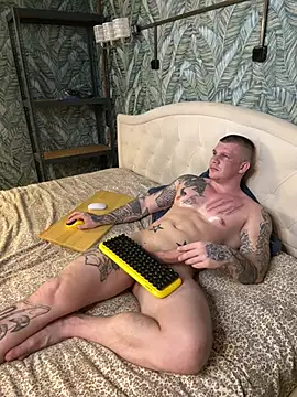 Snapshot of MrrKray chatting on 02-22-25, 05:46 MrrKray online show from 02-22-25, 05:46