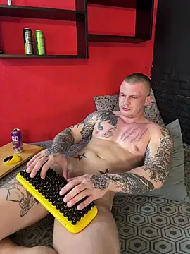 Snapshot of MrrKray chatting on 03-10-25, 09:51 MrrKray online show from 03-10-25, 09:51