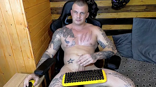 Snapshot of MrrKray chatting on 10-21-25, 06:30 MrrKray online show from 10-21-25, 06:30