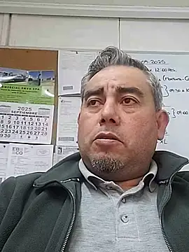 Snapshot of Manolete007x chatting on 09-30-25, 11:21 Manolete007x online show from 09-30-25, 11:21