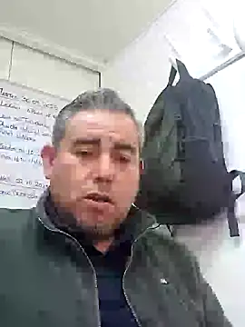 Snapshot of Manolete007x chatting on 10-02-25, 10:17 Manolete007x online show from 10-02-25, 10:17