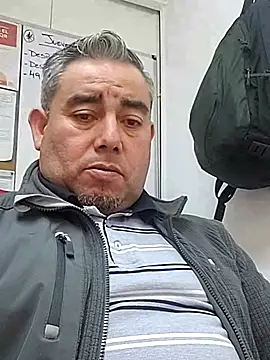 Snapshot of Manolete007x chatting on 11-19-25, 11:27 Manolete007x online show from 11-19-25, 11:27