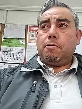 Snapshot of Manolete007x chatting on 12-02-25, 10:38 Manolete007x online show from 12-02-25, 10:38