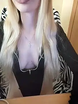 Elza kom online show from 03-06-25, 04:30