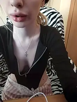 Elza kom online show from 03-15-25, 05:52