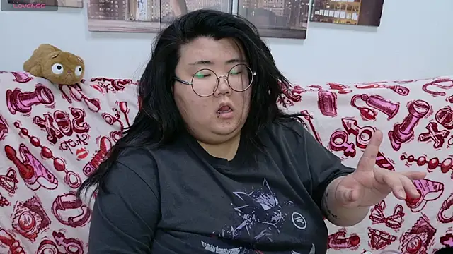 Nadine asian online show from 12-16-25, 04:06