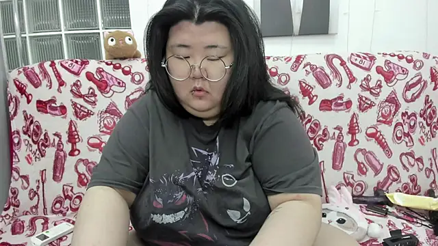 Nadine asian online show from 05-17-26, 08:34