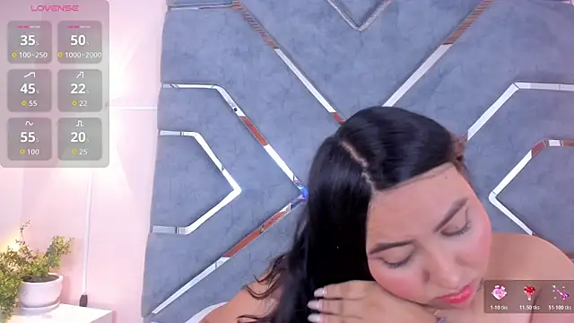 LucciaPorter online show from 10-27-25, 09:52