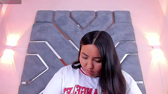 LucciaPorter online show from 11-21-25, 09:24