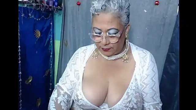 MarilinCarolina online show from 01-12-25, 09:29