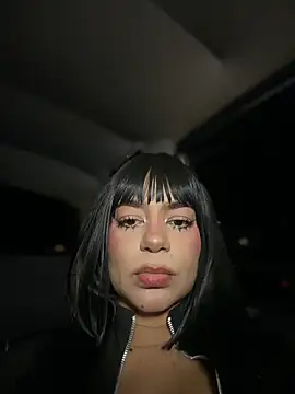 Snapshot of RavenM8 chatting on 06-12-26, 01:48 RavenM8 online show from 06-12-26, 01:48