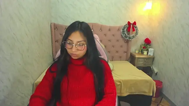Snapshot of XSmaggiiee chatting on 12-31-24, 02:29 XSmaggiiee online show from 12-31-24, 02:29