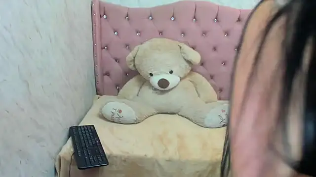 Snapshot of XSmaggiiee chatting on 01-04-25, 05:05 XSmaggiiee online show from 01-04-25, 05:05