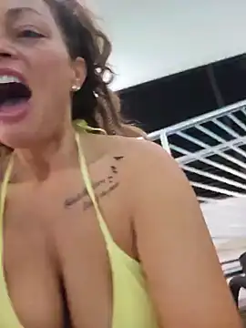 Snapshot of Erotic_and_Exotic chatting on 02-08-25, 03:42 Erotic and Exotic online show from 02-08-25, 03:42