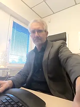 tom-swede online show from 03-25-26, 04:02