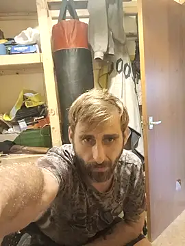 Snapshot of MaverickShamless@xh chatting on 01-10-26, 03:03 MaverickShamlessxh online show from 01-10-26, 03:03