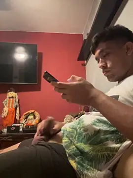 Magicerosxx69 online show from 10-03-25, 08:11