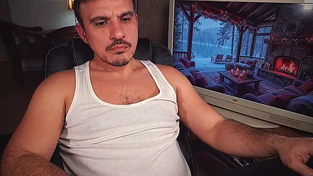 Snapshot of officeman7 chatting on 02-14-25, 04:09 officeman7 online show from 02-14-25, 04:09