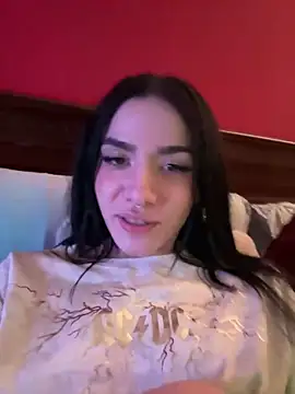 Snapshot of ShannonShanny chatting on 12-17-24, 09:49 ShannonShanny online show from 12-17-24, 09:49