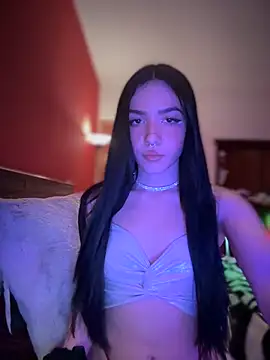 Snapshot of ShannonShanny chatting on 02-01-25, 01:41 ShannonShanny online show from 02-01-25, 01:41