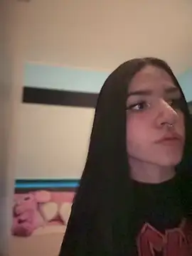 Snapshot of ShannonShanny chatting on 03-18-25, 08:04 ShannonShanny online show from 03-18-25, 08:04