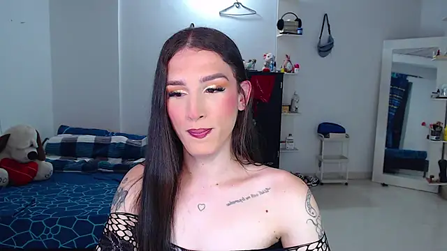 Playwithlulut77 online show from 04-20-26, 09:49