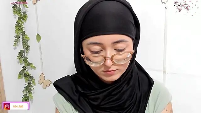 Snapshot of aysel_elid chatting on 05-21-26, 11:01 aysel elid online show from 05-21-26, 11:01