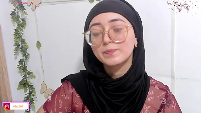 Snapshot of aysel_elid chatting on 06-15-26, 08:22 aysel elid online show from 06-15-26, 08:22