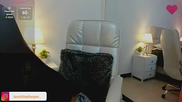 ChloeHarper  online show from 11-08-25, 11:43