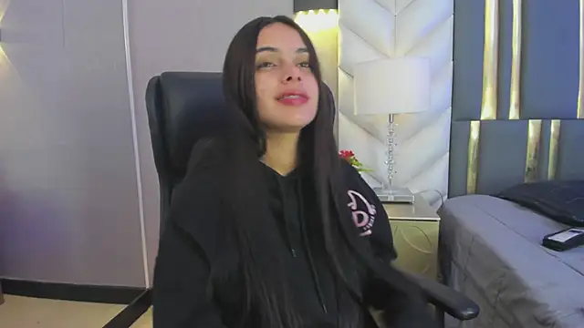 ChloeHarper  online show from 04-20-26, 11:46