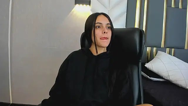Snapshot of ChloeHarper_ chatting on 07-19-26, 01:04 ChloeHarper online show from 07-19-26, 01:04