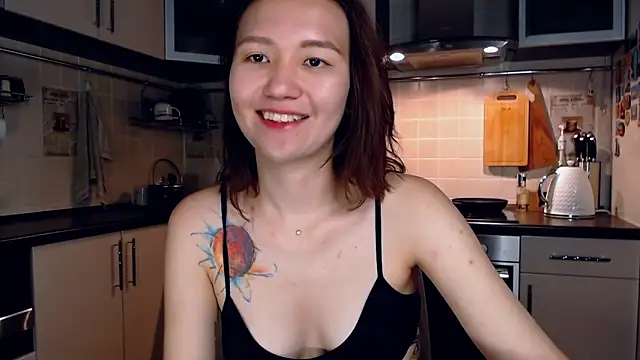 Snapshot of Kelly_Yon chatting on 09-15-25, 09:04 Kelly Yon online show from 09-15-25, 09:04